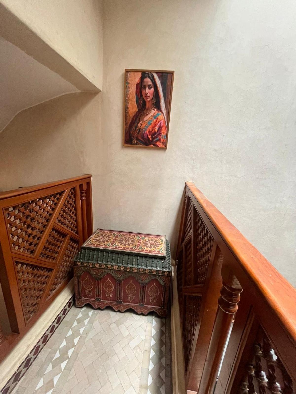 Riad Amazing Amazigh Avec Jacuzzi Petit Dejeuner Compris Avec Aussi Chambres Familiales Pres De La Place Jemaa El Fna Marrakesh Luaran gambar