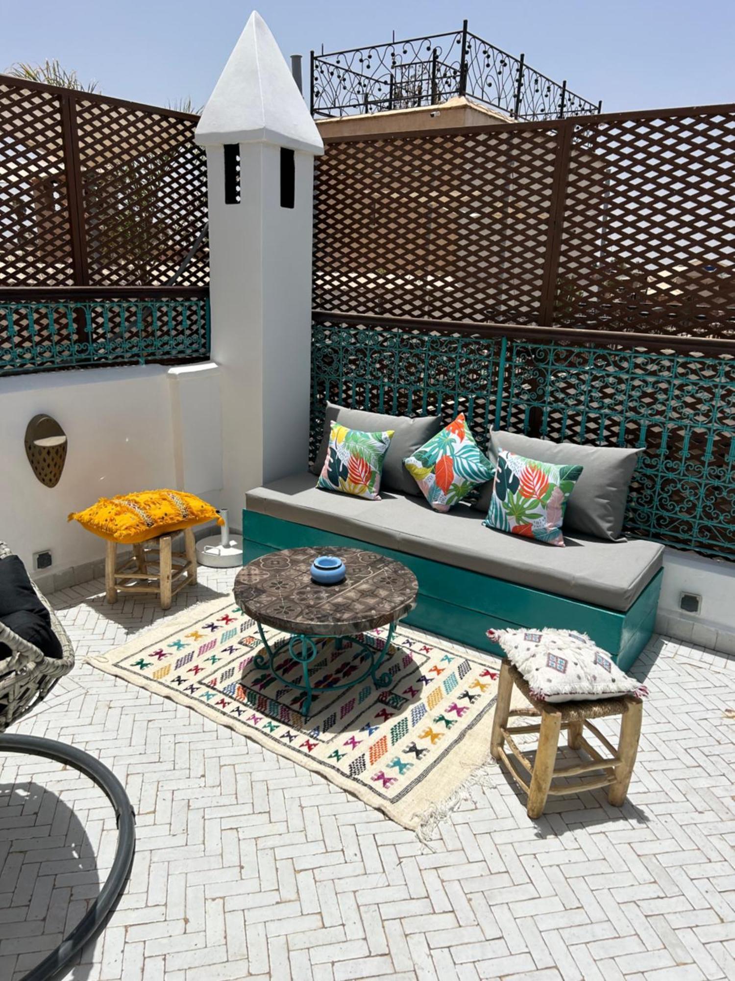 Riad Amazing Amazigh Avec Jacuzzi Petit Dejeuner Compris Avec Aussi Chambres Familiales Pres De La Place Jemaa El Fna Marrakesh Luaran gambar