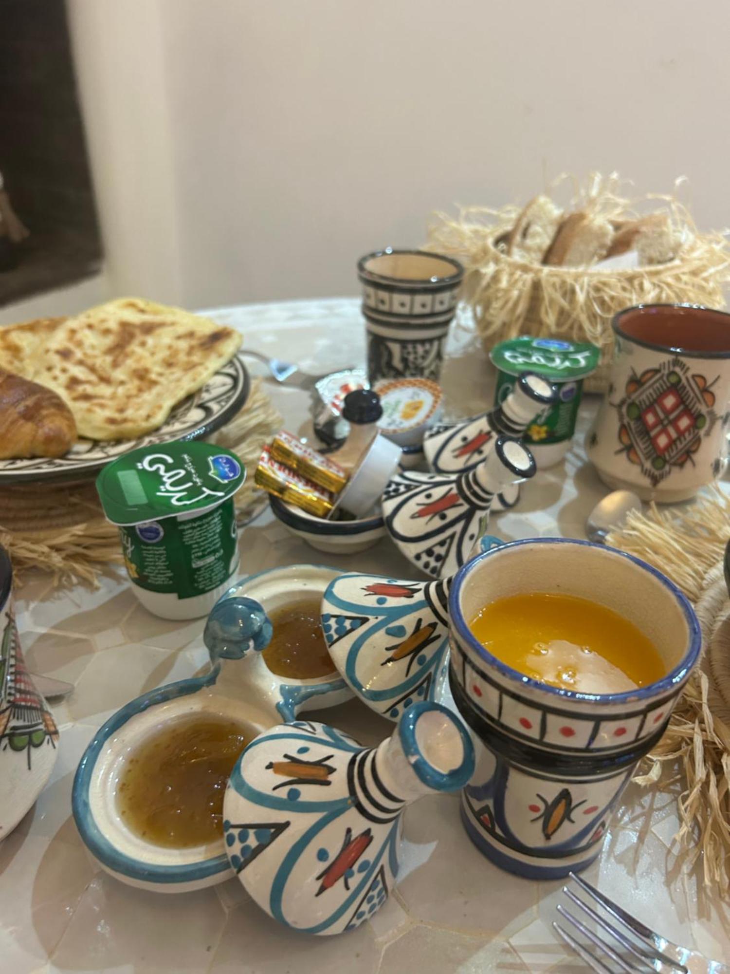 Riad Amazing Amazigh Avec Jacuzzi Petit Dejeuner Compris Avec Aussi Chambres Familiales Pres De La Place Jemaa El Fna Marrakesh Luaran gambar