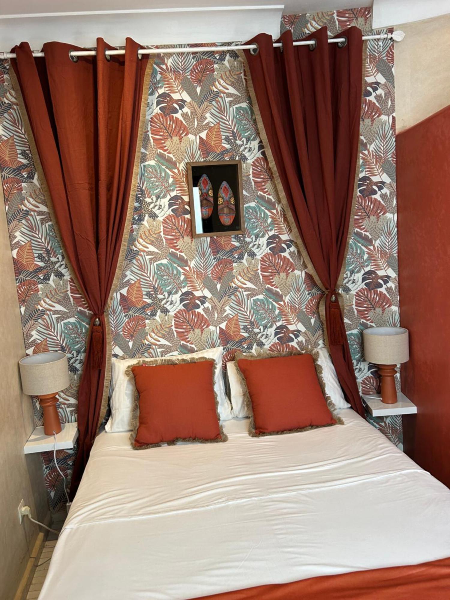 Riad Amazing Amazigh Avec Jacuzzi Petit Dejeuner Compris Avec Aussi Chambres Familiales Pres De La Place Jemaa El Fna Marrakesh Luaran gambar