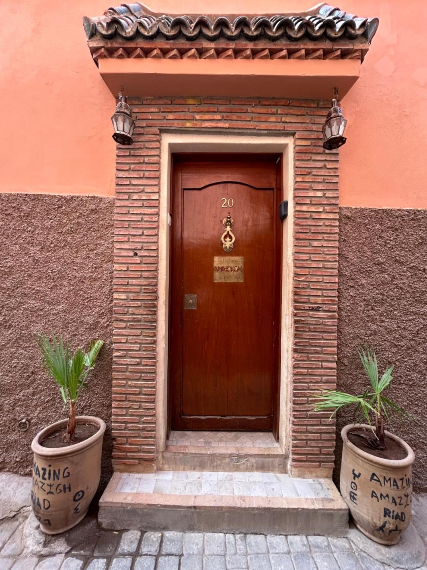 Riad Amazing Amazigh Avec Jacuzzi Petit Dejeuner Compris Avec Aussi Chambres Familiales Pres De La Place Jemaa El Fna Marrakesh Luaran gambar