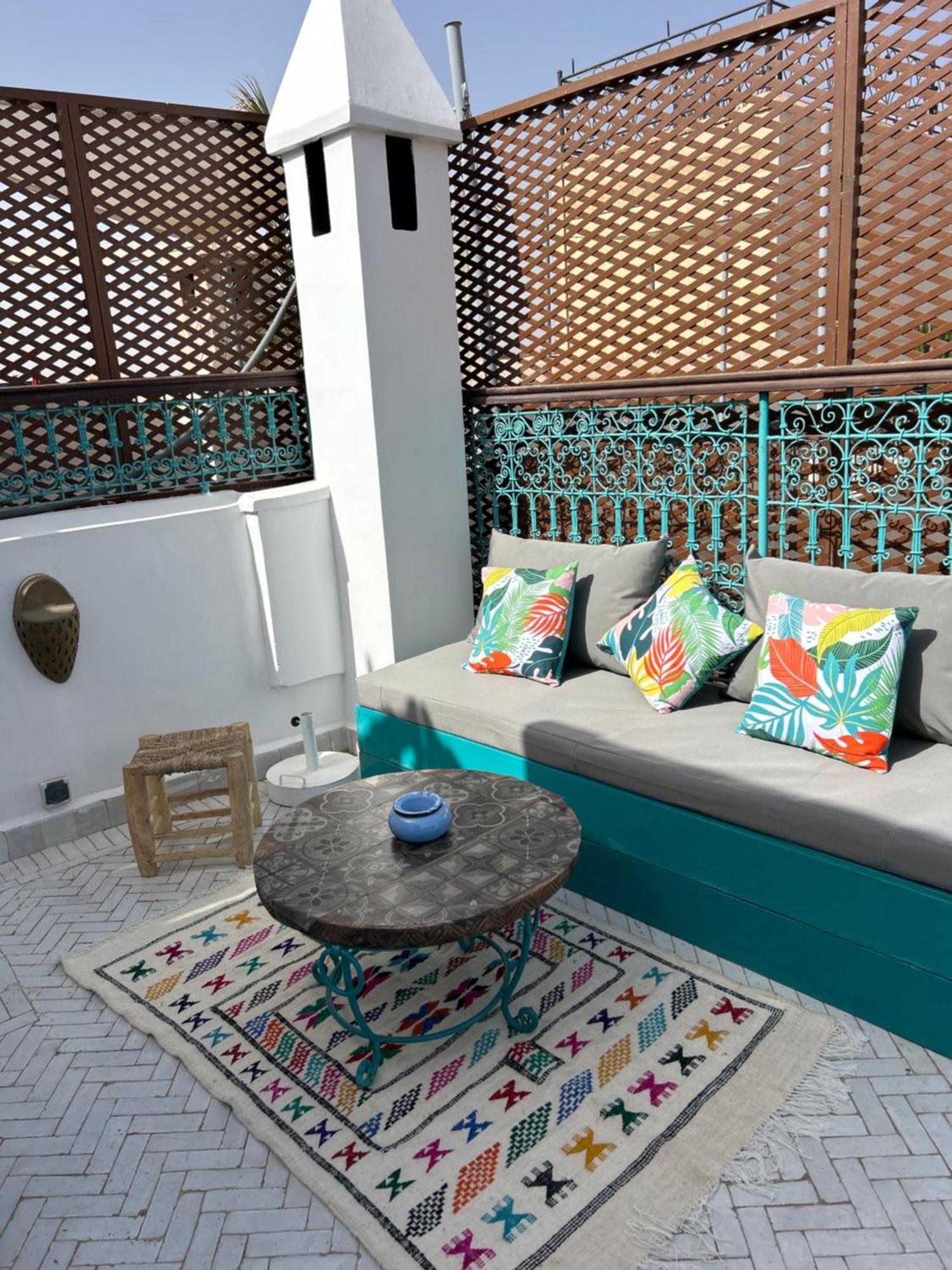 Riad Amazing Amazigh Avec Jacuzzi Petit Dejeuner Compris Avec Aussi Chambres Familiales Pres De La Place Jemaa El Fna Marrakesh Luaran gambar