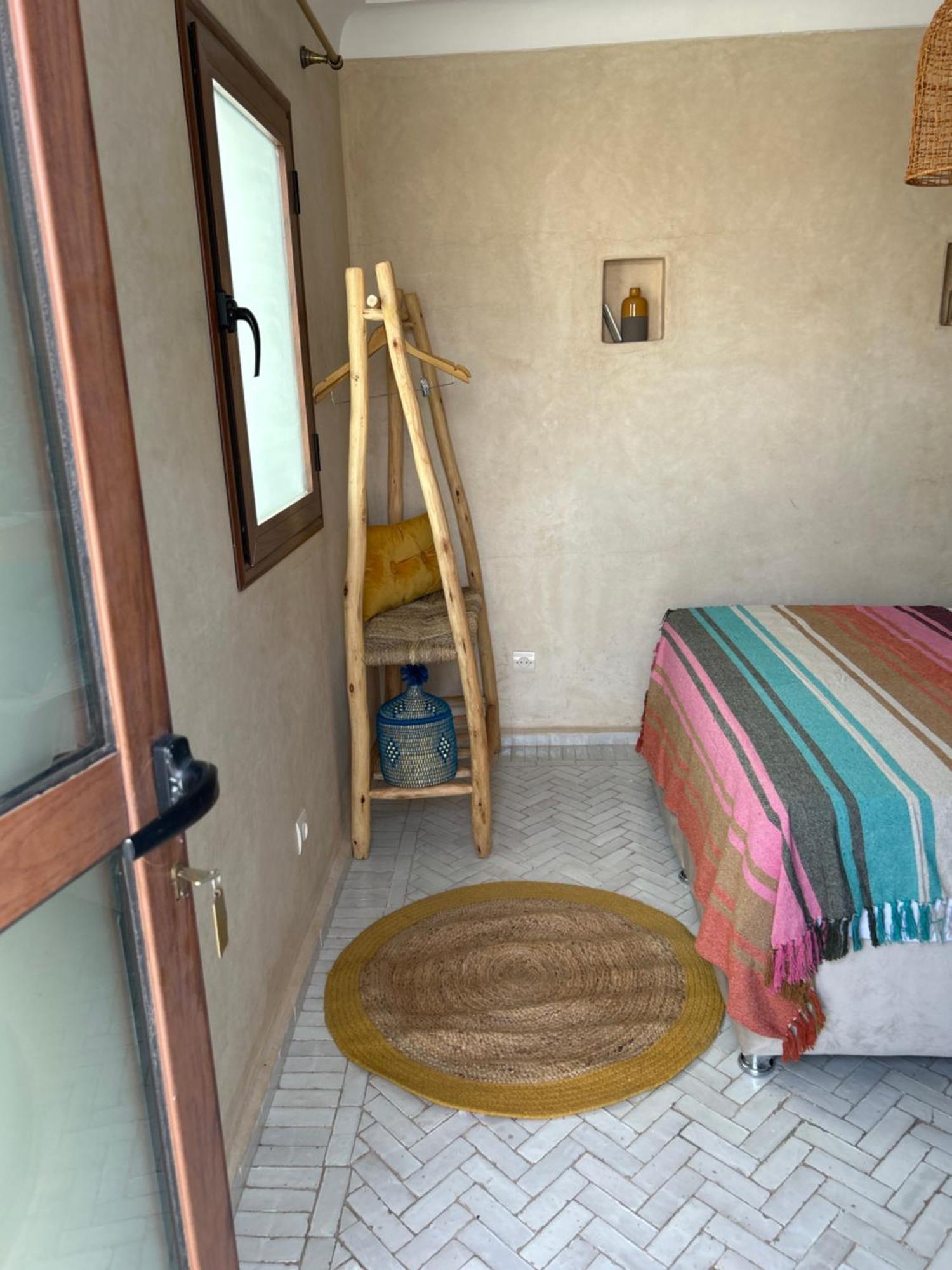 Riad Amazing Amazigh Avec Jacuzzi Petit Dejeuner Compris Avec Aussi Chambres Familiales Pres De La Place Jemaa El Fna Marrakesh Luaran gambar